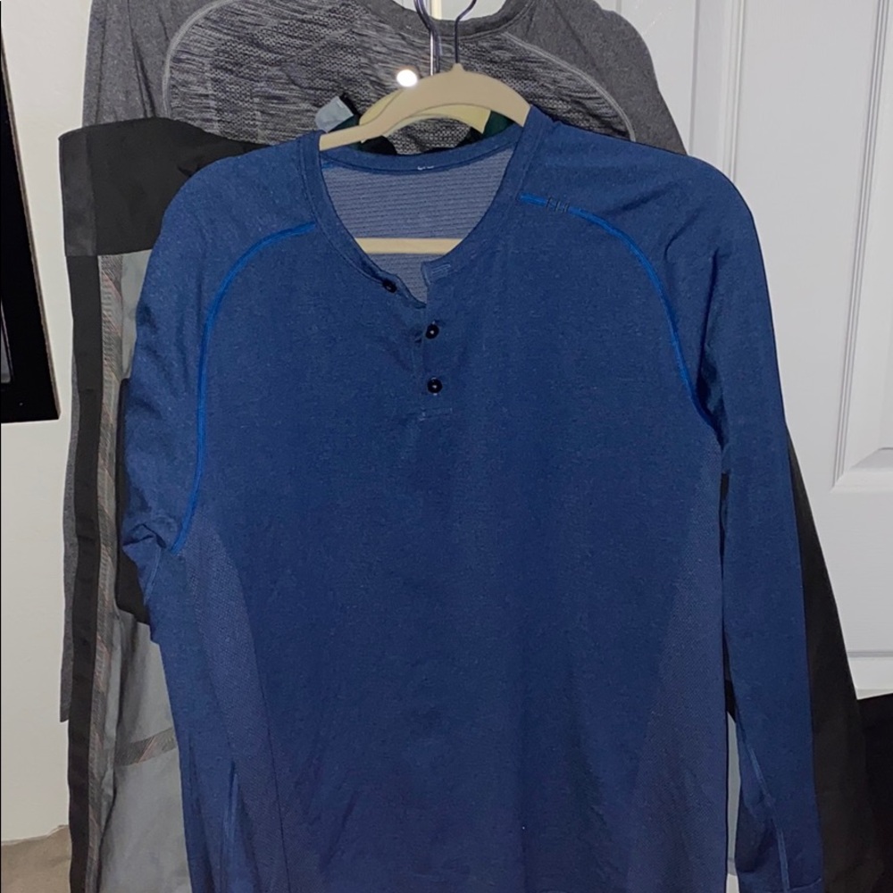 Lululemon large Blue long-sleeve tee